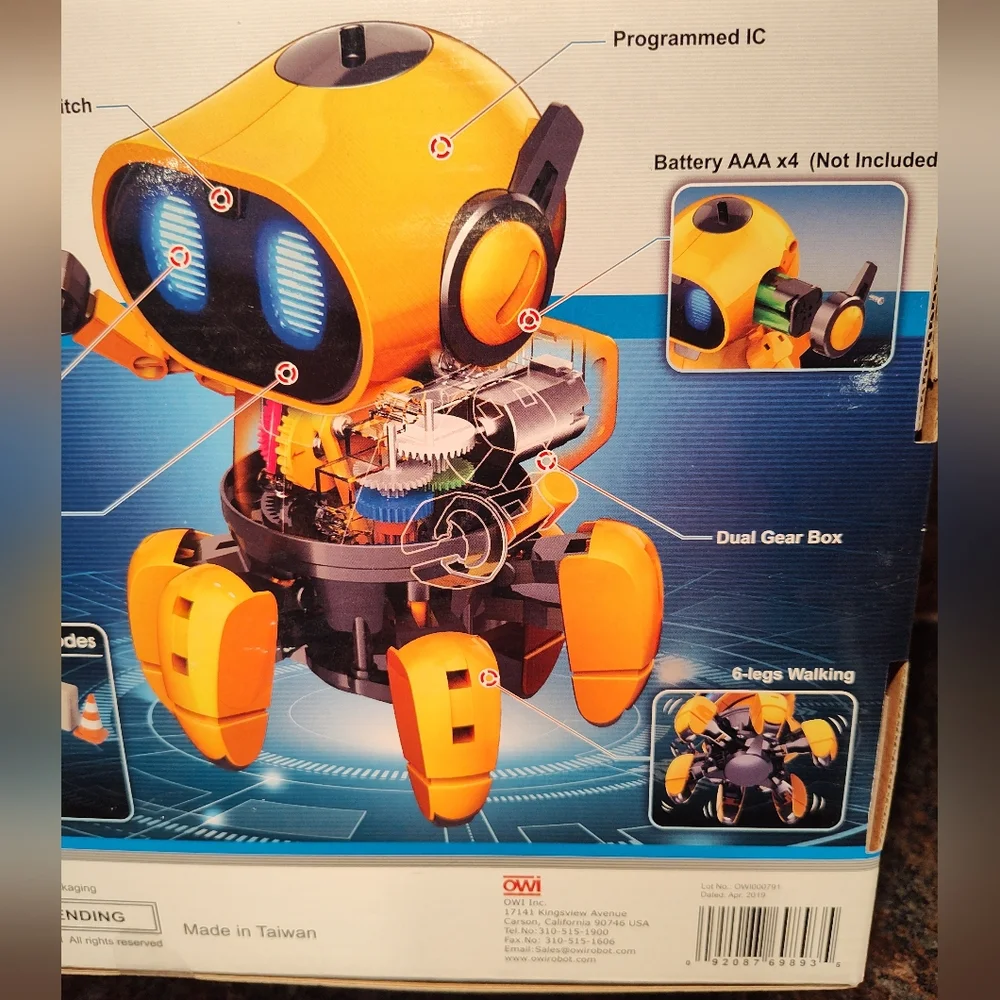 RobotiKits KIKO.893 Interactive Yellow Robot